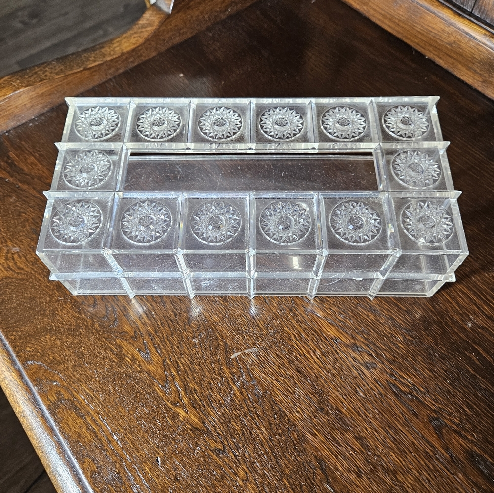 Mid Century Lucite Clear Tissue Box - Picture 3 of 7